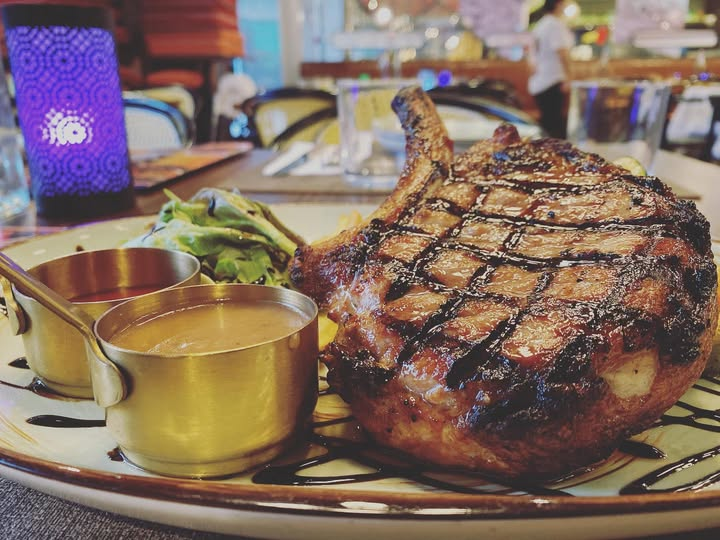 El Toro Steak House & Bar (We Go Mall) — photo 5