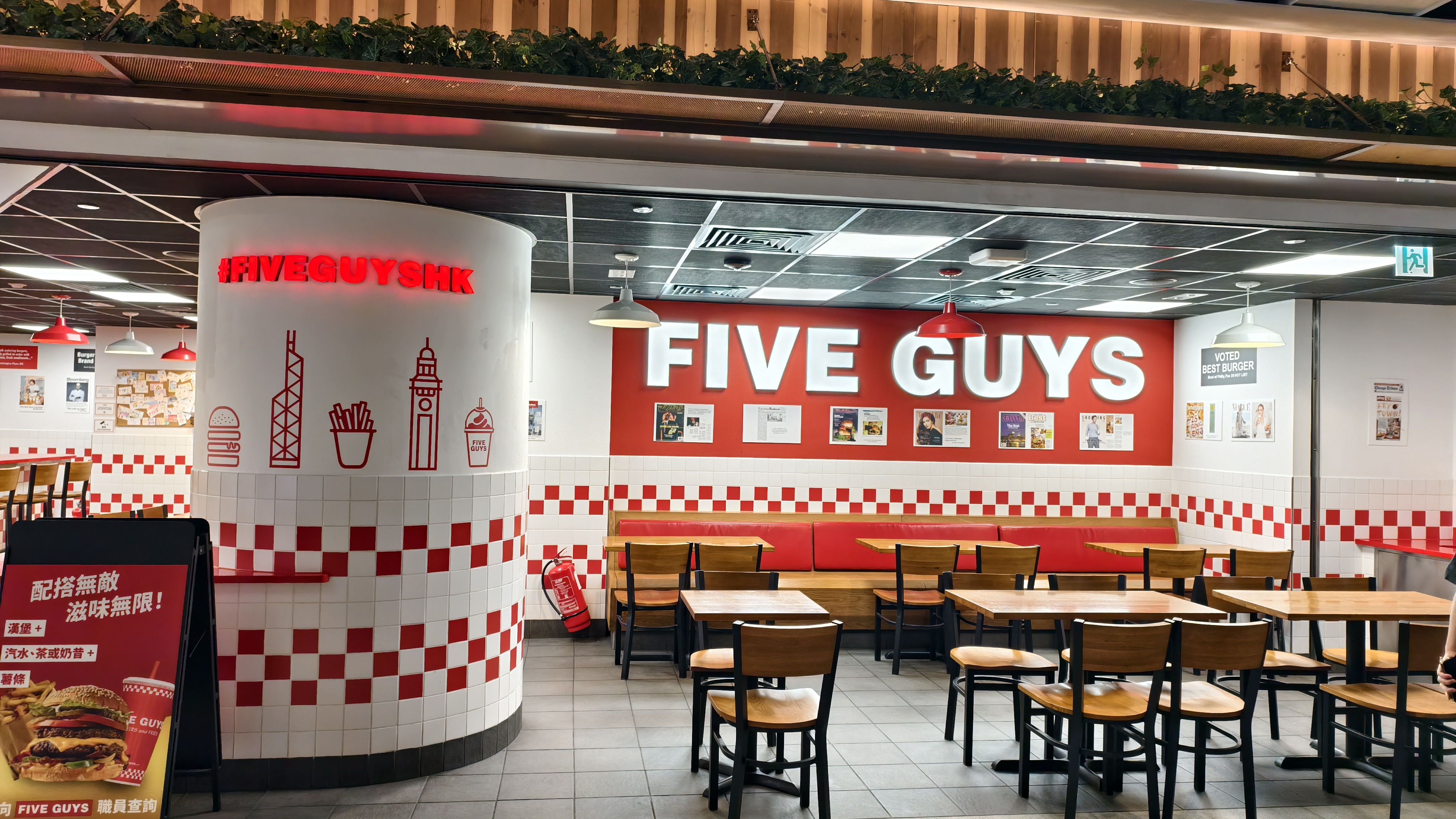 Five guys(K11 MUSEA) — photo 2