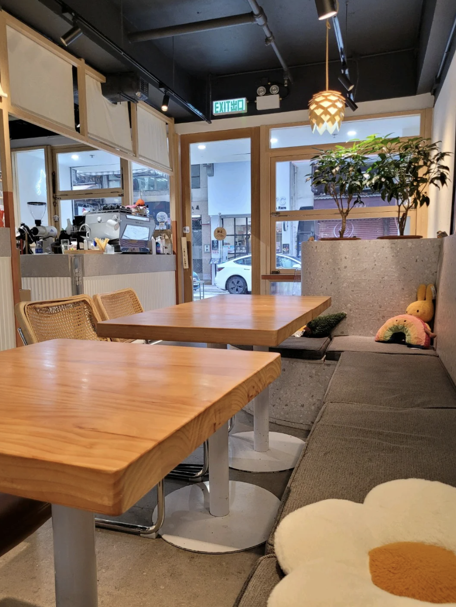 SlowWalker Cafe photo 2